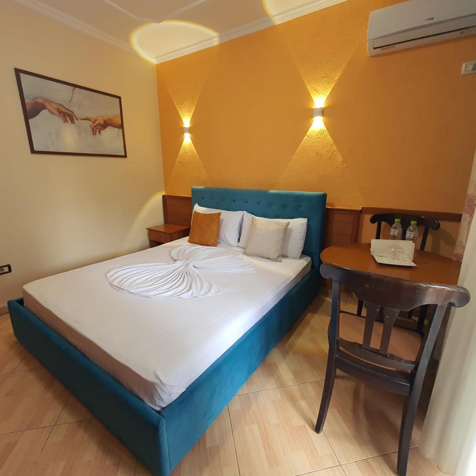 Quick Stop Hotel Tirana Bagian luar foto
