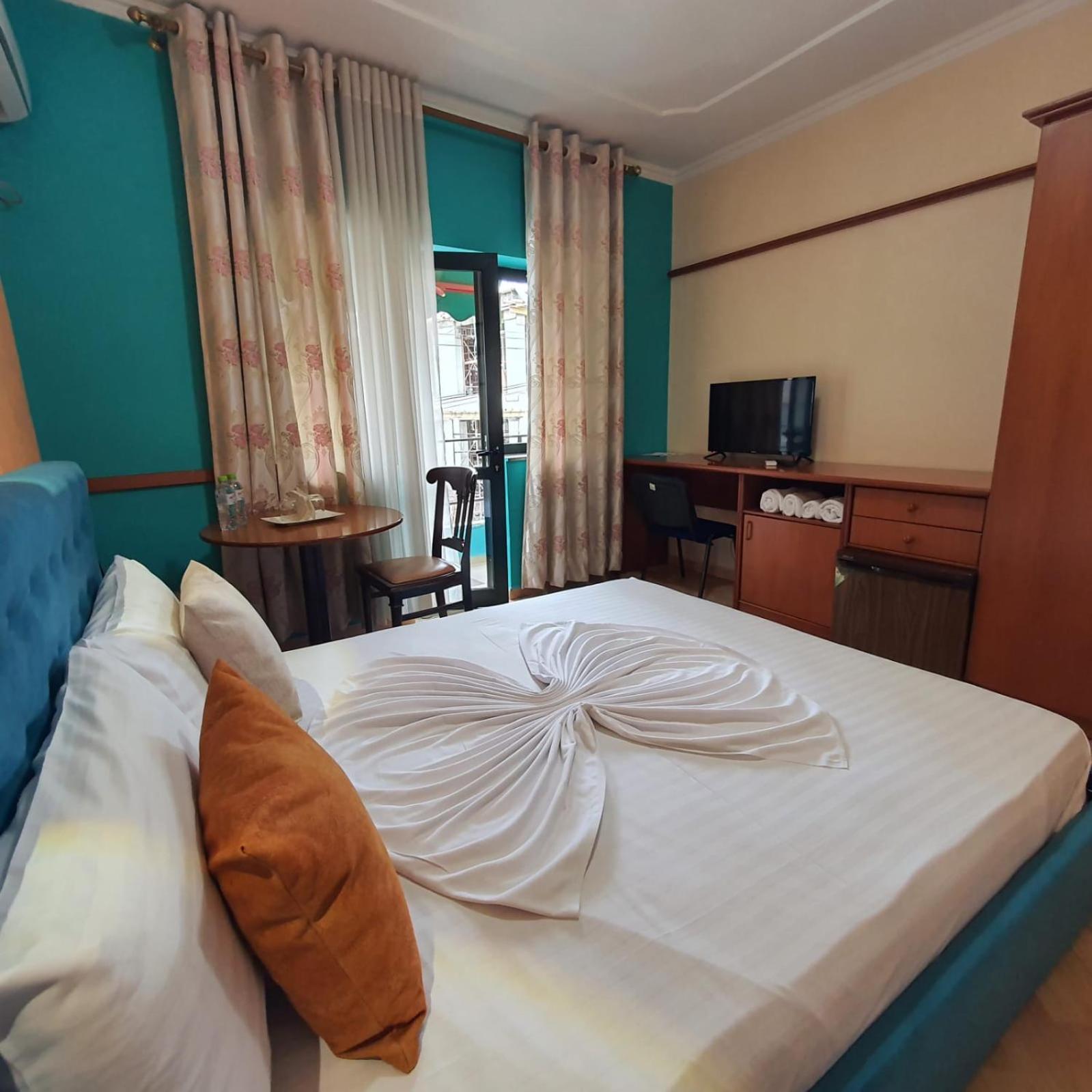 Quick Stop Hotel Tirana Bagian luar foto