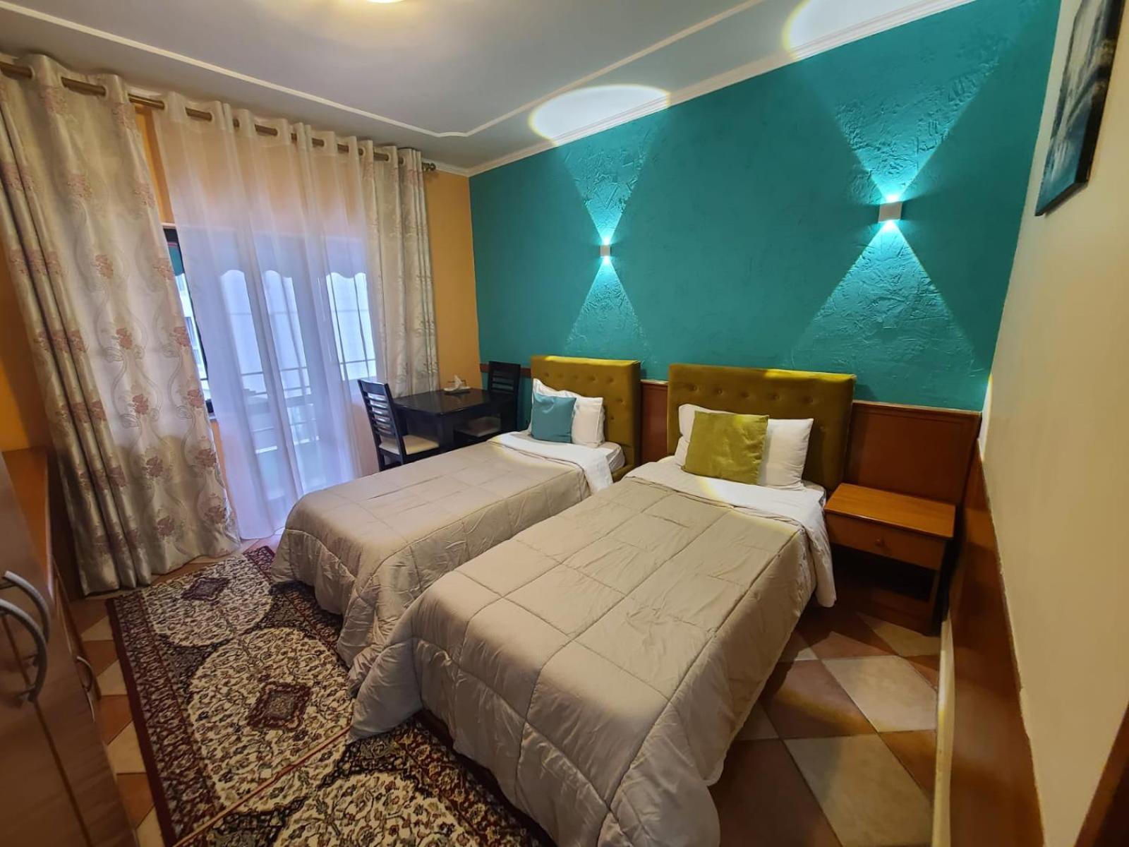 Quick Stop Hotel Tirana Bagian luar foto