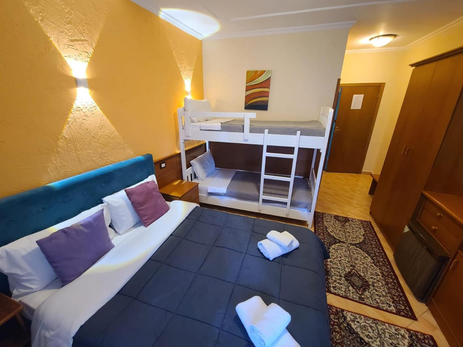 Quick Stop Hotel Tirana Bagian luar foto